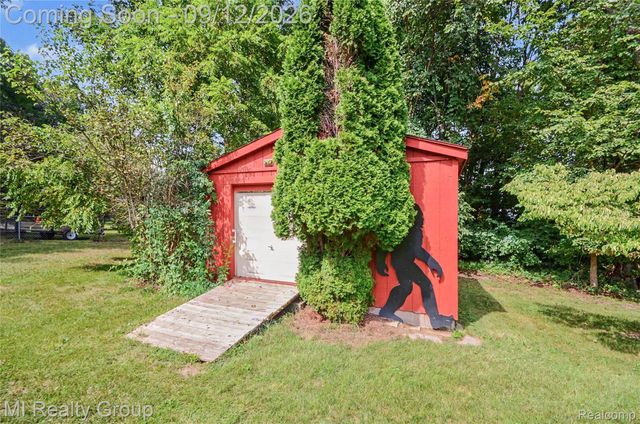 11471 31 Mile Road, Washington Township, MI 48095