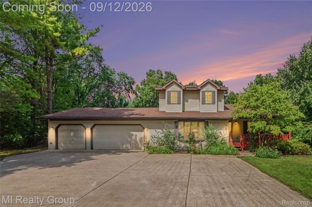 11471 31 Mile Road, Washington Township, MI 48095