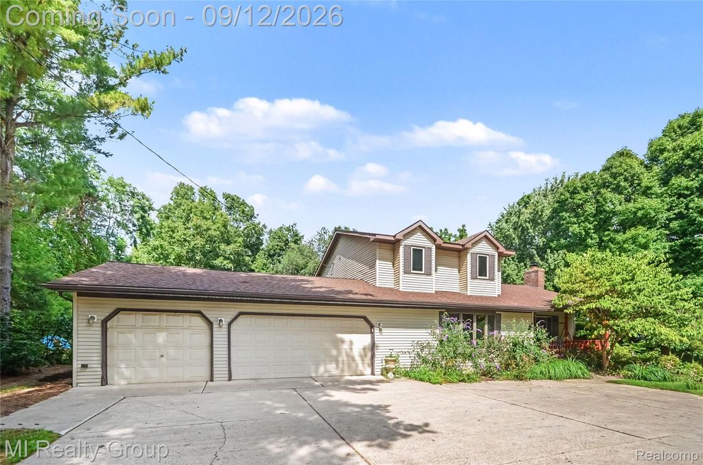 11471 31 Mile Road, Washington Township, MI 48095