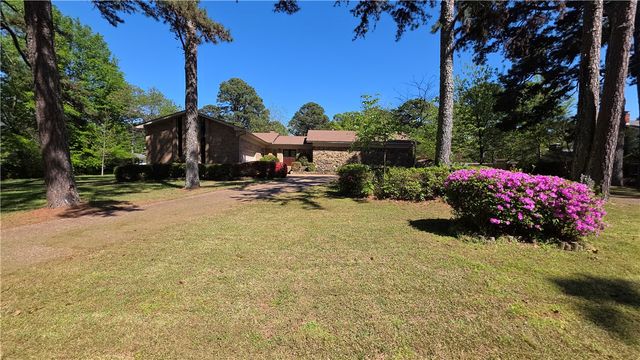 607 Old Post Road, Russellville, AR 72802