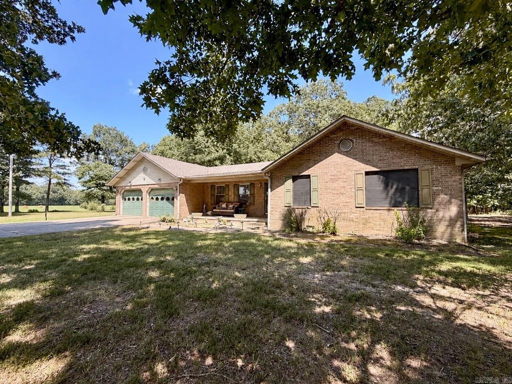 2100 Greene 514 Road, Paragould, AR 72450