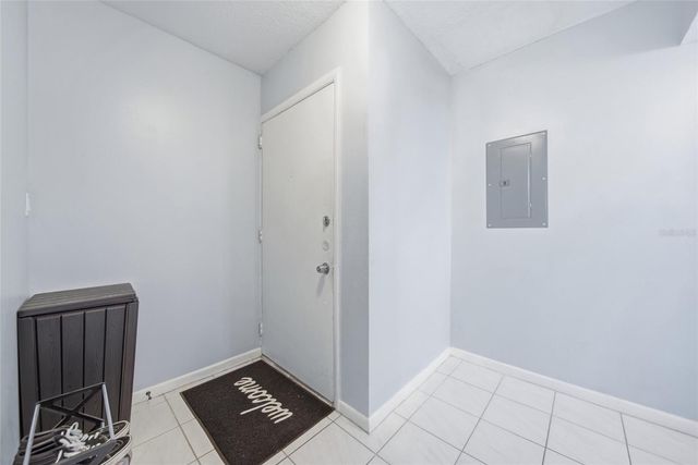 811 N KEENE ROAD V7, Clearwater, FL 33755
