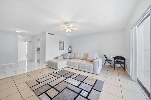 811 N KEENE ROAD V7, Clearwater, FL 33755