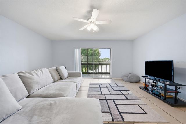 811 N KEENE ROAD V7, Clearwater, FL 33755