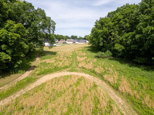 4492 Crossroads Dr, Clarksville, TN 37040