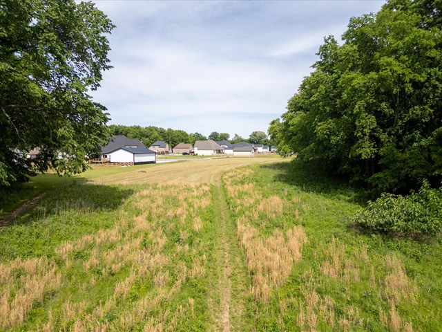 4492 Crossroads Dr, Clarksville, TN 37040