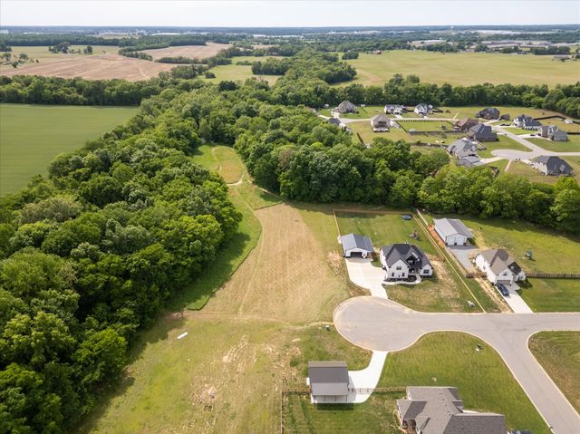 4492 Crossroads Dr, Clarksville, TN 37040