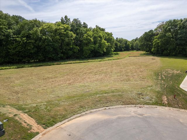 4492 Crossroads Dr, Clarksville, TN 37040