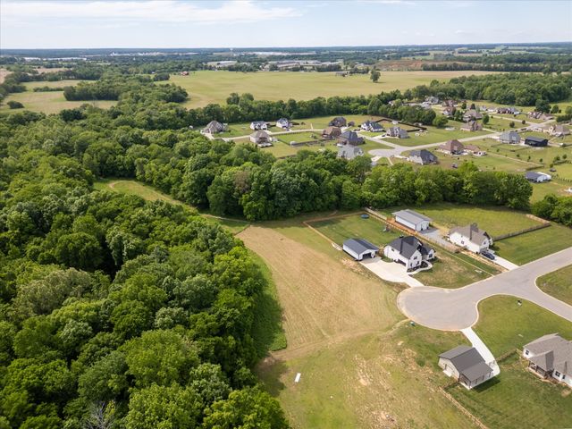 4492 Crossroads Dr, Clarksville, TN 37040