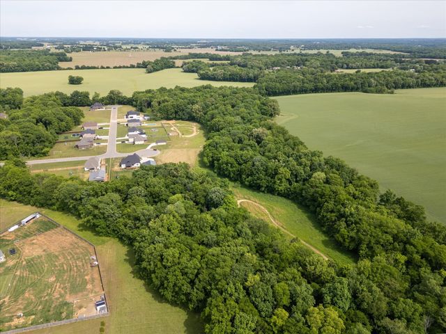4492 Crossroads Dr, Clarksville, TN 37040