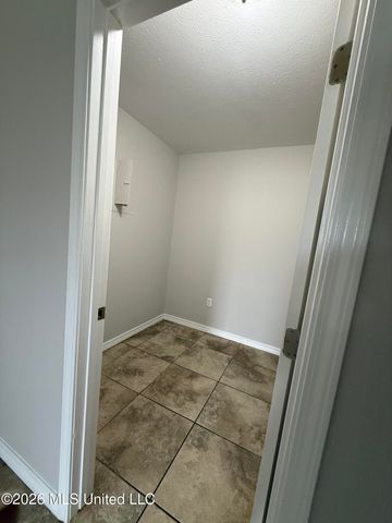 98 Russell Boulevard, Gulfport, MS 39501