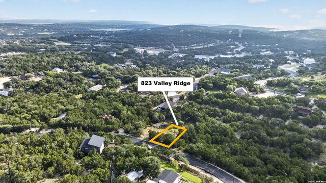 813 VALLEY RDG, Canyon Lake, TX 78133