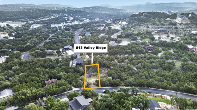 813 VALLEY RDG, Canyon Lake, TX 78133