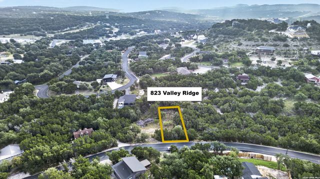 813 VALLEY RDG, Canyon Lake, TX 78133
