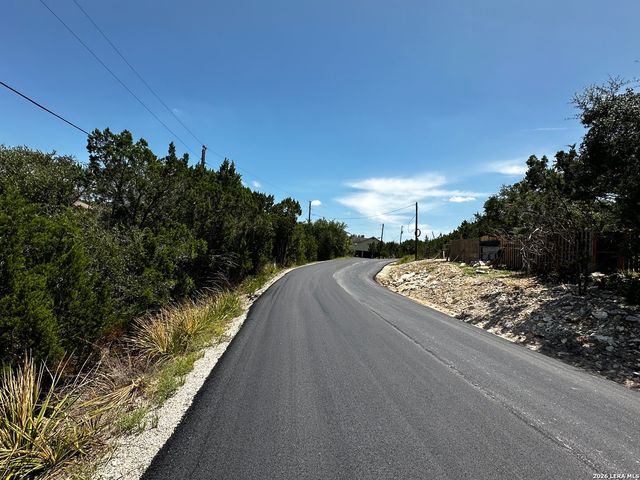 813 VALLEY RDG, Canyon Lake, TX 78133