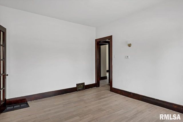 1307 S Pasfield Street, Springfield, IL 62704