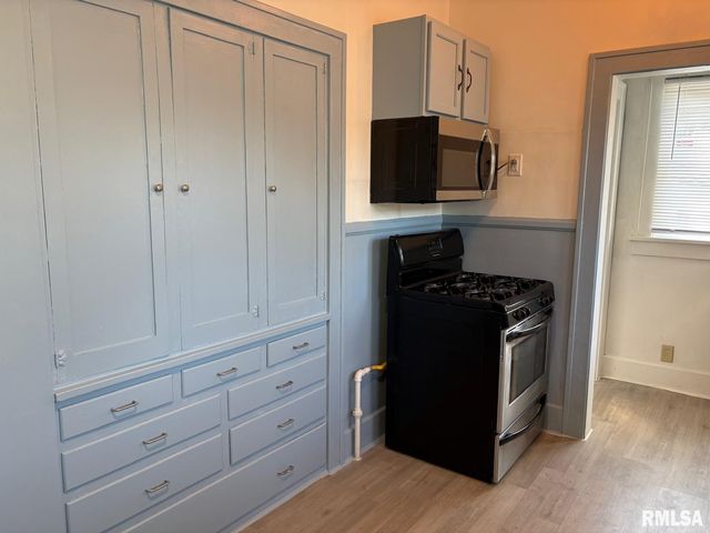 1307 S Pasfield Street, Springfield, IL 62704