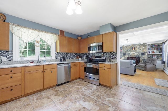 291 Franklin St, Belchertown, MA 01007