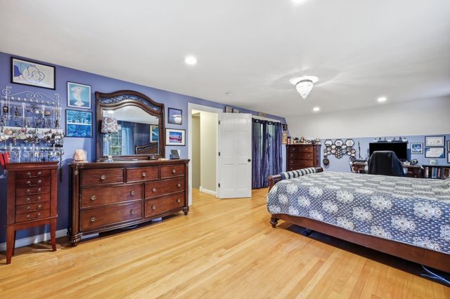 291 Franklin St, Belchertown, MA 01007