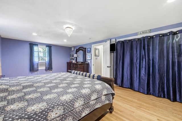 291 Franklin St, Belchertown, MA 01007