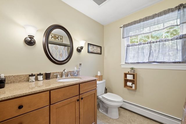 291 Franklin St, Belchertown, MA 01007