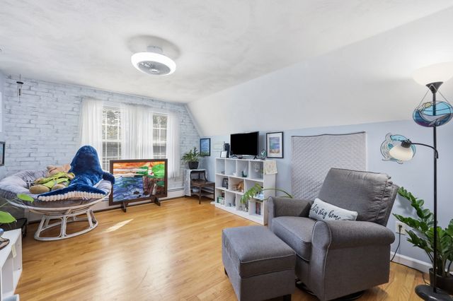 291 Franklin St, Belchertown, MA 01007
