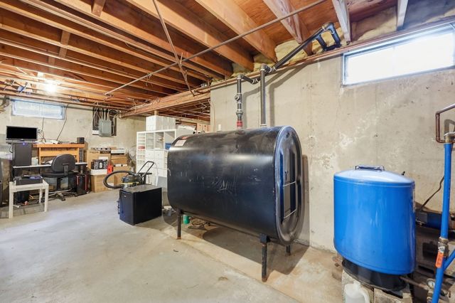 291 Franklin St, Belchertown, MA 01007