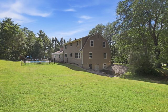 291 Franklin St, Belchertown, MA 01007