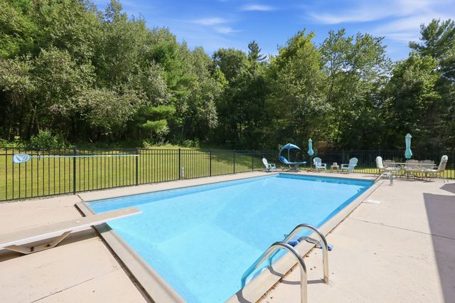 291 Franklin St, Belchertown, MA 01007