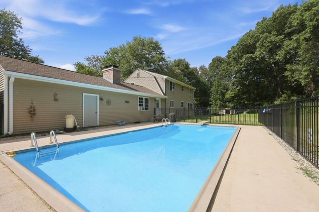291 Franklin St, Belchertown, MA 01007