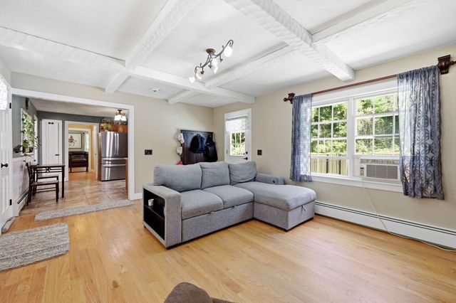 291 Franklin St, Belchertown, MA 01007