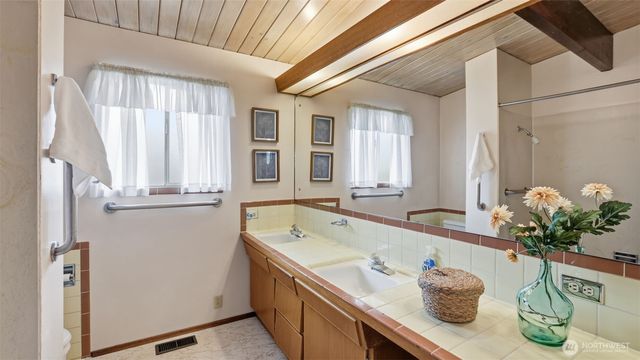 1401 Lincoln Avenue NE, Renton, WA 98056