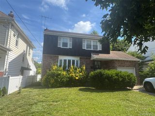 37 Magnolia Avenue, Floral Park, NY 11001