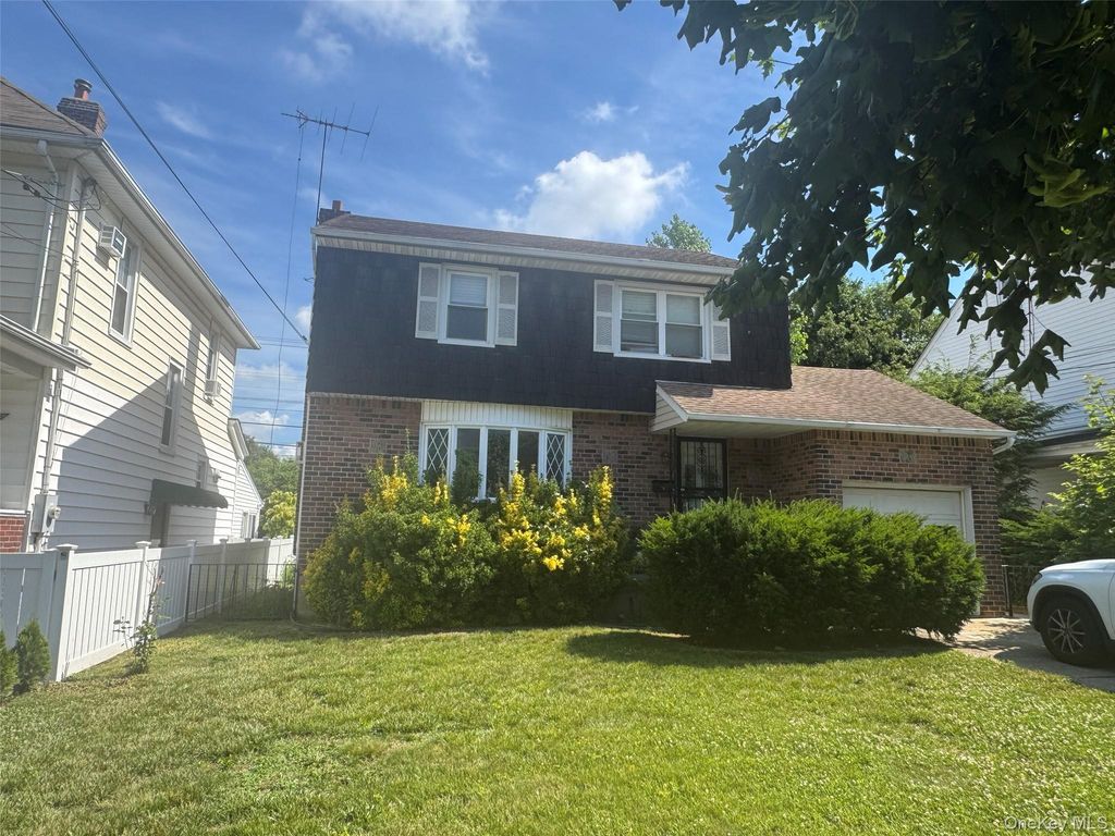 37 Magnolia Avenue, Floral Park, NY 11001