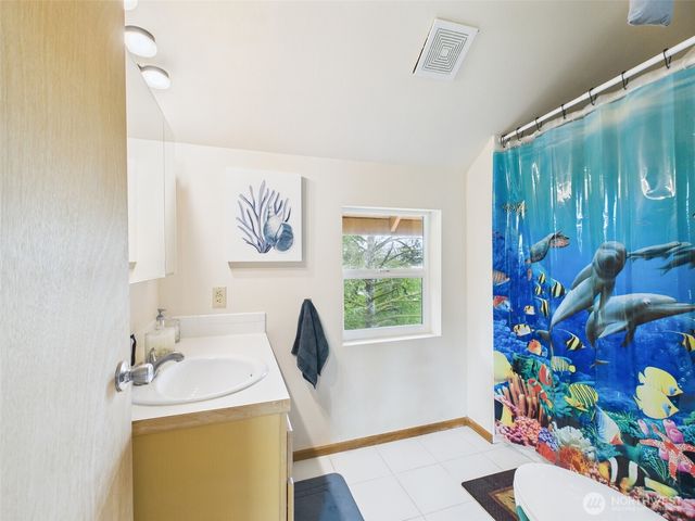 1019 Catala Avenue SE, Ocean Shores, WA 98569