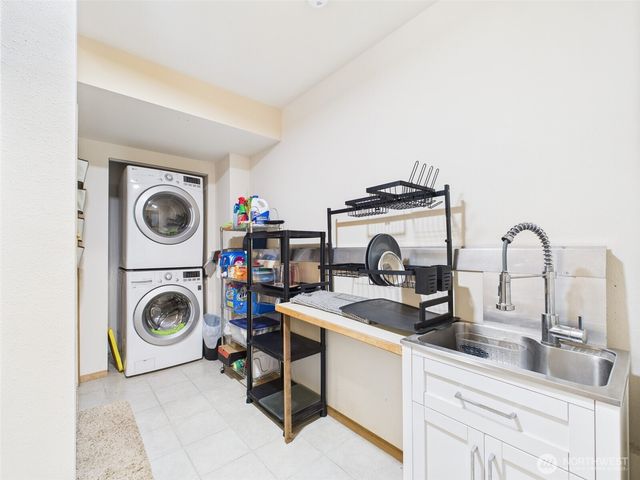 1019 Catala Avenue SE, Ocean Shores, WA 98569