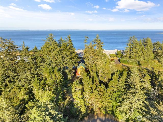 1019 Catala Avenue SE, Ocean Shores, WA 98569