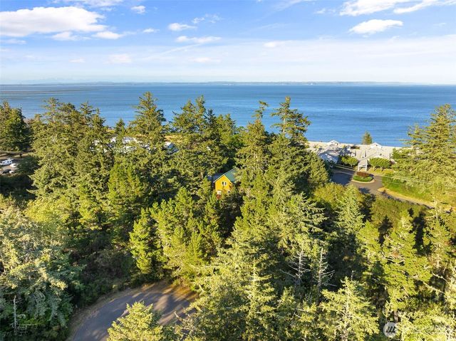 1019 Catala Avenue SE, Ocean Shores, WA 98569