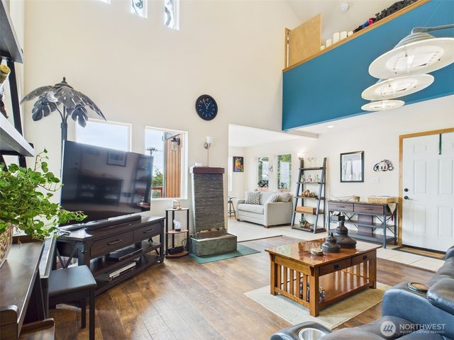 1019 Catala Avenue SE, Ocean Shores, WA 98569