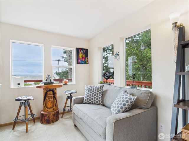 1019 Catala Avenue SE, Ocean Shores, WA 98569