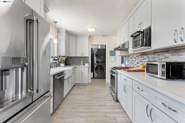 381 Lexington Ave, San Leandro, CA 94577
