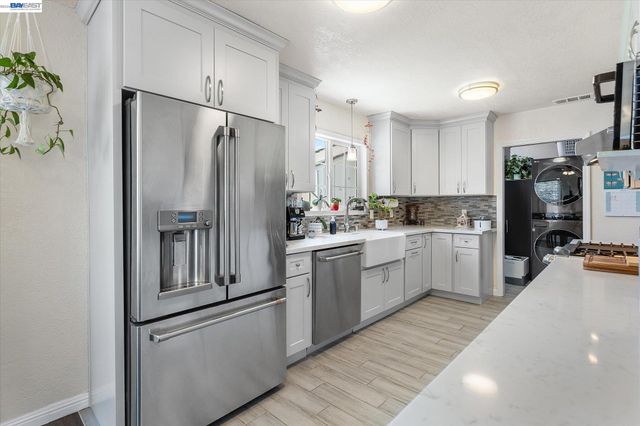 381 Lexington Ave, San Leandro, CA 94577