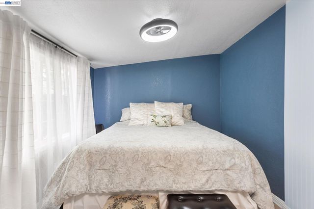 381 Lexington Ave, San Leandro, CA 94577