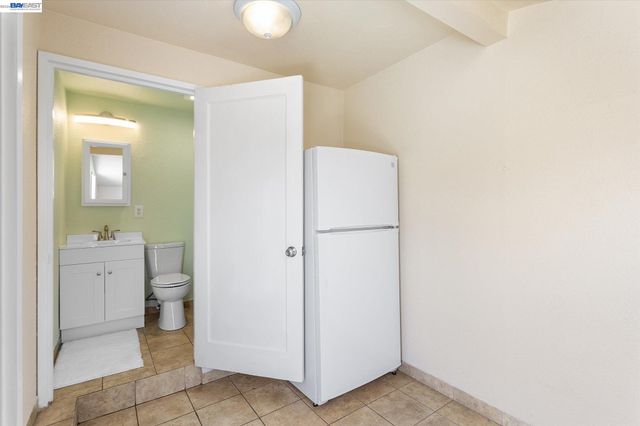 381 Lexington Ave, San Leandro, CA 94577