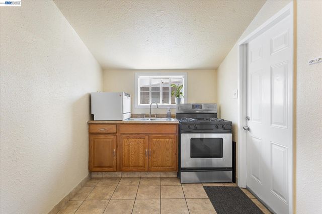381 Lexington Ave, San Leandro, CA 94577