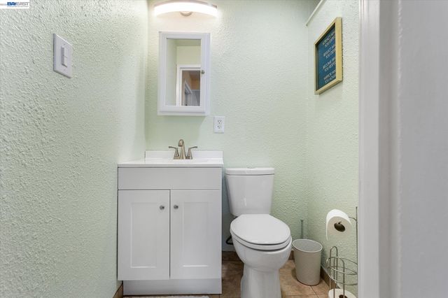 381 Lexington Ave, San Leandro, CA 94577