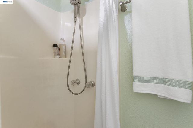 381 Lexington Ave, San Leandro, CA 94577