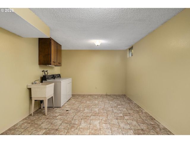 1657 Nw 13TH St, Gresham, OR 97030