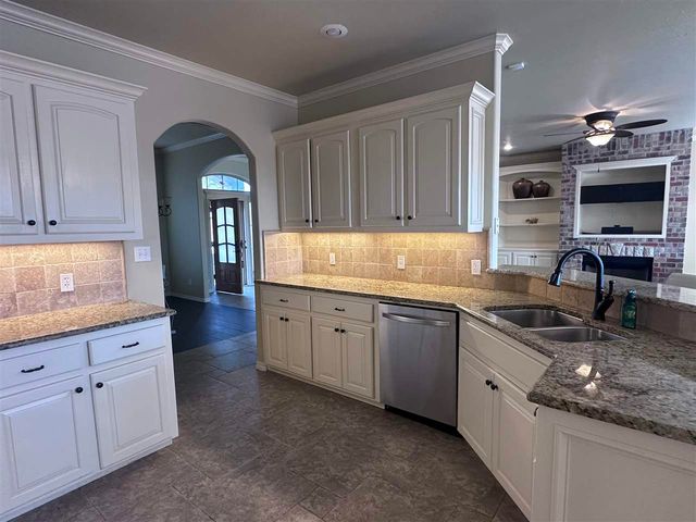 3707 NE Cypress Ln, Lawton, OK 73507