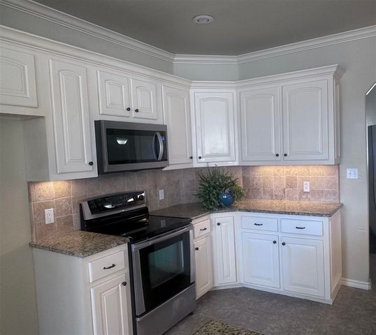 3707 NE Cypress Ln, Lawton, OK 73507